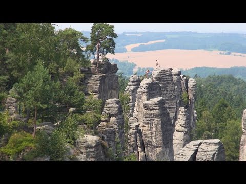 Видео: Чехия: Чешский рай: Праховские скалы - Башни Троски - Замок Кост - Замок Груба скала