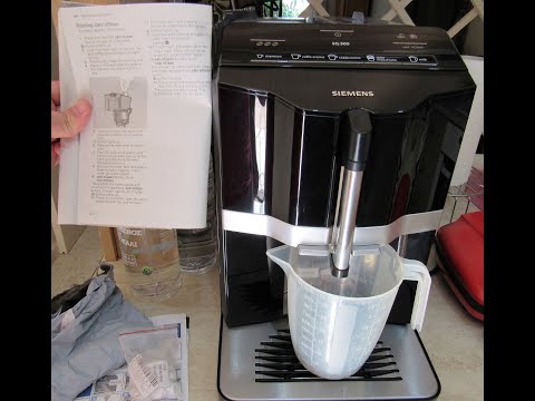 Видео: Как очистить и удалить накипь с кофемашины Siemens EQ.300. Calc 'n Clean. Руководство пользовател...