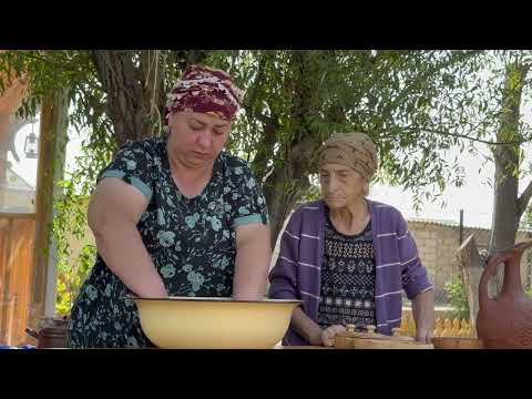 Видео: День KFC в нашей деревне! Готовим особый рецепт KFC с бабушкой Розой