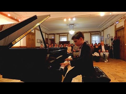 Видео: Андрей Гончаров - Первый сольный концерт. Произведения А. Скрябина и С. Рахманинова