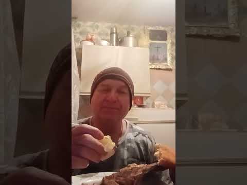 Видео: Ем супнабор из свинины на ужин