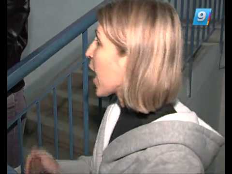 Видео: 09.01.13 Такая жизнь. Скандал в подъезде.