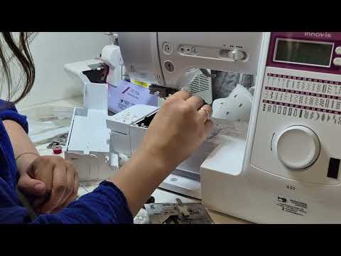 Видео: Что делать если повернулся шпуледержатель в швейной машинке?!