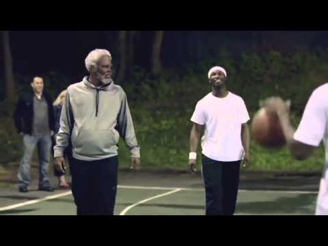 Видео: HD:Игрок NBA играет в баскетбол под видом старика.(Часть 1)