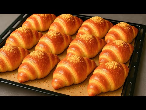Видео: Никогда не видела такого простого рецепта круассанов! Мало кто знает этот способ!