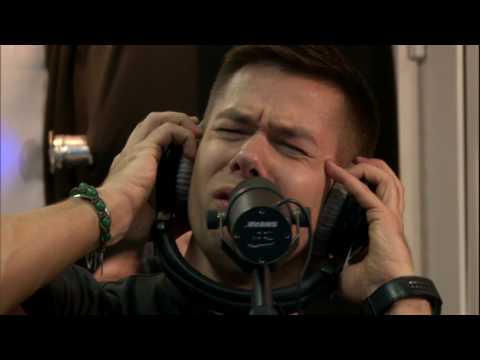 Видео: Стас Пьеха - Не Хватает (LIVE @ Авторадио)