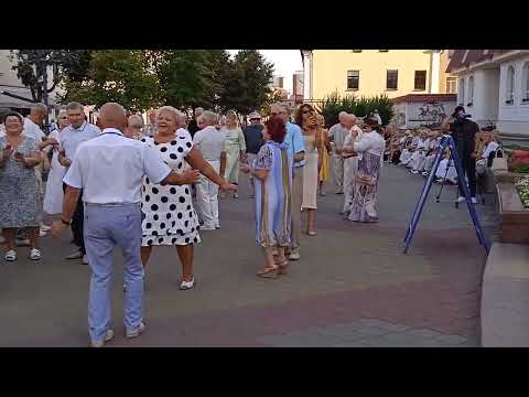 Видео: ,,Ехали на тройках с бубенцами..., Романс. Поёт Андрей Кунцевич. Брест,осень,2024г.