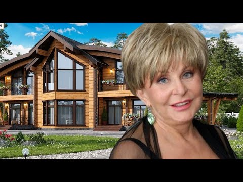 Видео: Ангелина Вовк как живет и какой недвижимостью владеет диктор телевидения Нам и не снилось