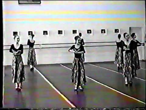 Видео: Экзамен по узбекскому танцу в хореографическом училище 2003г.