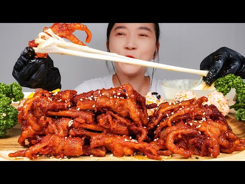 Видео: Корейская ОСТРЫЕ КУРИНЫЕ НОЖКИ мукбанг звуки еды