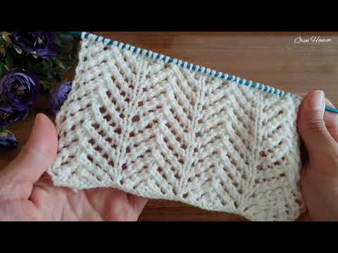 Видео: Сезонная кофточка Кардиган на двух спицах ✅️ Простой ажурный узор зигзаг спицами спицами