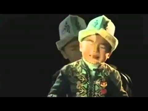 Видео: Кичинекей манасчы- Умот Болотбек уулу
