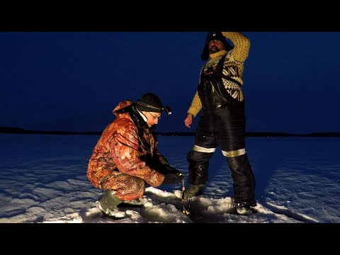 Видео: Зимняя Рыбалка с Ночевкой на Можайке.  Больничка вышел из Больнички в Отличной  Форме и всех обловил