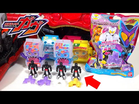 Видео: Броня объединяется! 🛀 Фигурка Bikkura Egg от Kamen Rider Gab отличается высоким качеством!