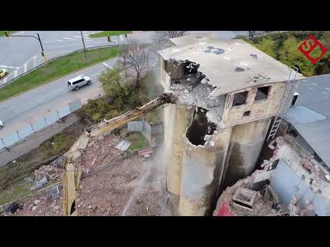 Видео: Разрушаване на фабрика 126 при надлез Надежда - София 05.11.2025 