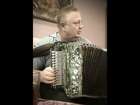 Видео: "Доярочка" исполняет Геннадий Сюрсин....г. Пермь в гостях у "Неправильных пчел"