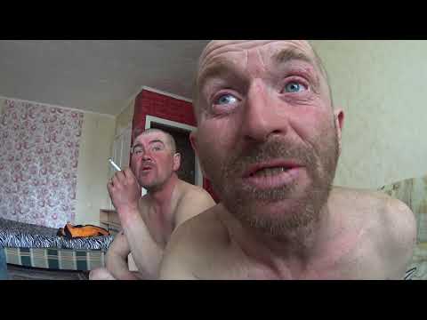 Видео: один день среди бомжей/Рыжий и Бульдог едут мыться 2серия(18+)