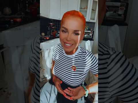 Видео: Юлия Салибекова в прямом эфире 18 08 2022