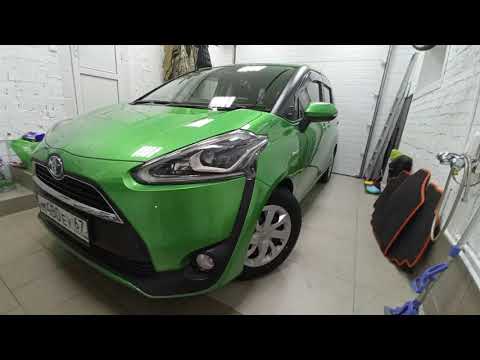 Видео: Toyota Sienta 2015 гибрид . Снятие и установка переднего бампера , установка сетки