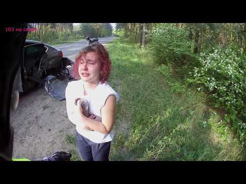 Видео: пьяная мамаша с ребенком попала в ДТП