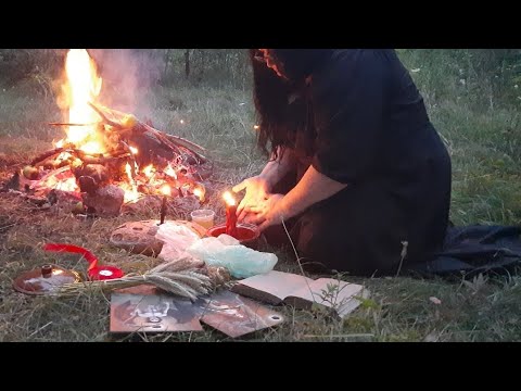 Видео: Ритуал сведения судеб через демонов Лилит и Самаэля. Делает только ведьма.