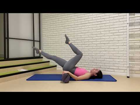 Видео: Пилатес среднего уровня с пенным роллом