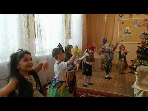 Видео: Вход на Новогодний утренник