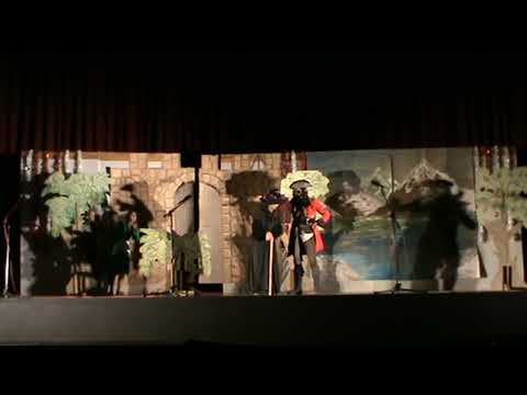 Видео: Принцезите против вештерките во одбрана на Дедо Мраз