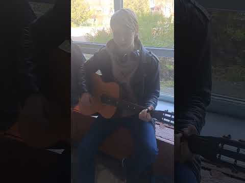 Видео: Спел песню "Всё идёт по плану" группы "Гражданская Оборона" в школе