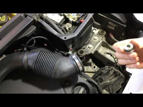 Видео: Замена масла в АКПП  Range Rover Evoque  Ленд Ровер Эвок 2,2  2011 года