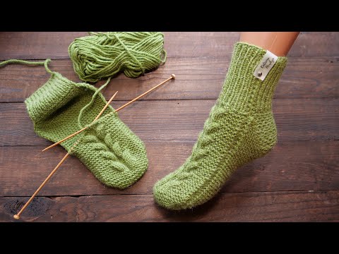 Видео: Бесшовные носки спицами – пятка треугольник 🦚 Seamless Knitted Socks - Triangle Heel