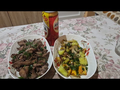 Видео: ГРИЛОВАНИ ЗЕЛЕНЧУЦИ И ОВКУСЕН СВИНСКИ ДРОБ 🍺