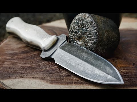 Видео: WOOTZ Дамасский кинжал. (Вызов кинжала)