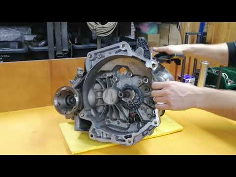 Видео: Ремонт МКПП skoda A5 часть 2/Skoda A5 gearbox repair part 1