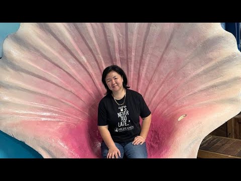 Видео: Скаты, АКУЛЫ в США! У нас Новый Водитель! Спортивные МАЛОЕЖКИ Играют в ТЕННИС! Мега Скидки в США!