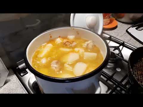 Видео: Наготовила( тушёная капуста с фаршем, картошка и роллы
