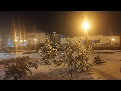 Видео: Оха. Сахалин. 8 ноября. Пушистый снег. Прогулка по улице Ленина.