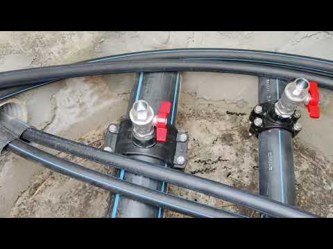 Видео: Врезка в ПНД трубу