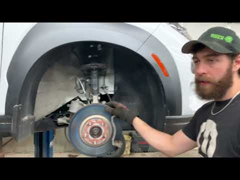 Видео: Обслуживание тормозов, чистка, смазка - Hyundai Kona Electric 2020 г.