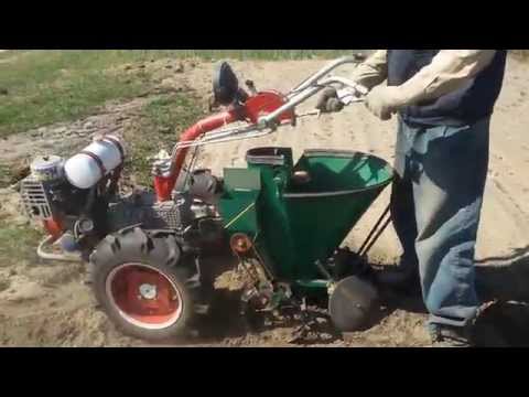 Видео: Картофелесажалка для мотоблока 2015, Potato Planter