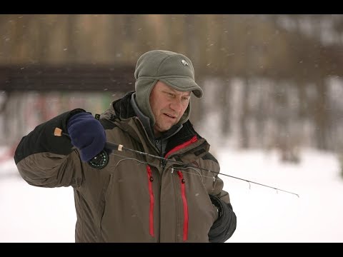 Видео: Ловля форели на блесну.Ловля форели зимой на платном пруду. Зимняя ловля форели.