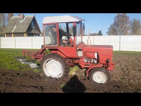 Видео: Владимирец Т-25 с плугом  Лидсельмаш