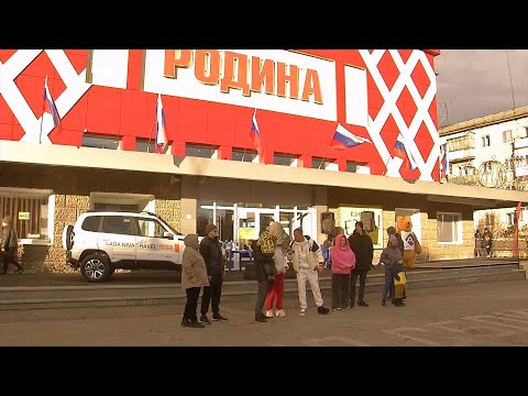 Видео: Авто-флешмоб зажег День автомобилиста яркими красками многочисленных машин #серовтв #серов