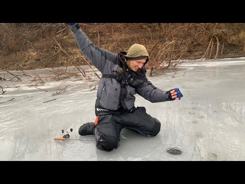 Видео: Вернулись половить в КОРЯЖНИКЕ! Судак на ВИБЫ ЗИМОЙ