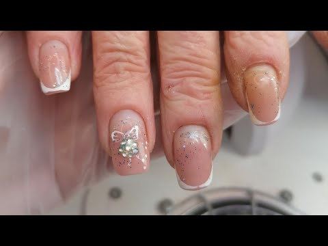 Видео: две сложные клиентки с разными ногтями