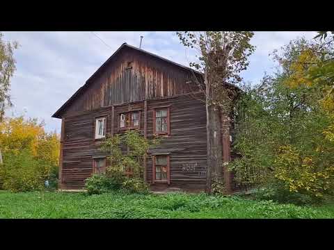 Видео: Стоит старинный дом...
