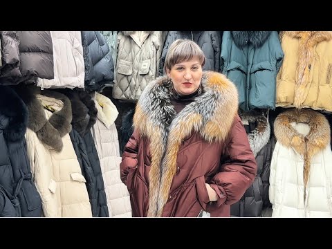Видео: «BELLA MODA» 💙ЗИМНИЕ ЖЕНСКИЕ КУРТКИ И ПУХОВИКИ ДО 70 р-ра ❄️ПАРКИ ДО 60 р-ра Садовод
