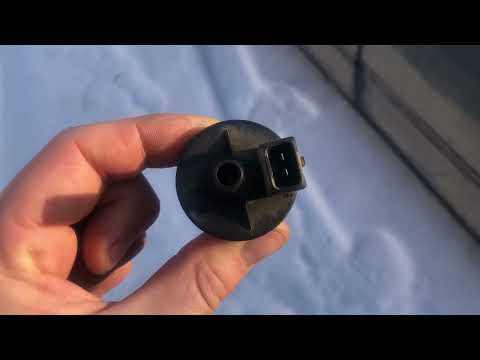 Видео: 1 из причин почему с бензобака шипит при открытии крышки на автомобиле Hyundai Accent