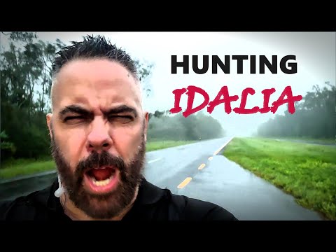 Видео: Охота на ураган ИДАЛИЯ во Флориде (2023)