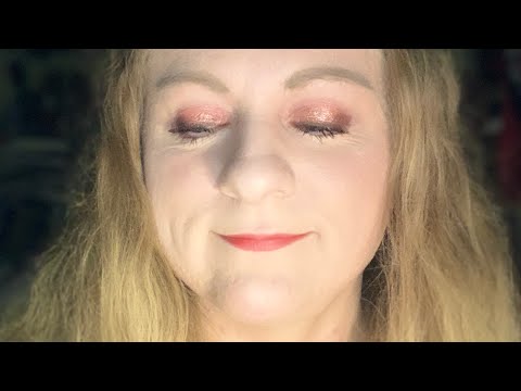 Видео: Макияж-болталка. Лайфхак с яркой помадой).